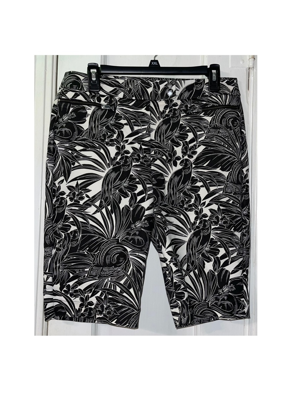NWOT White House Black Market Black & White Tropical Print 12” Bermuda Shorts